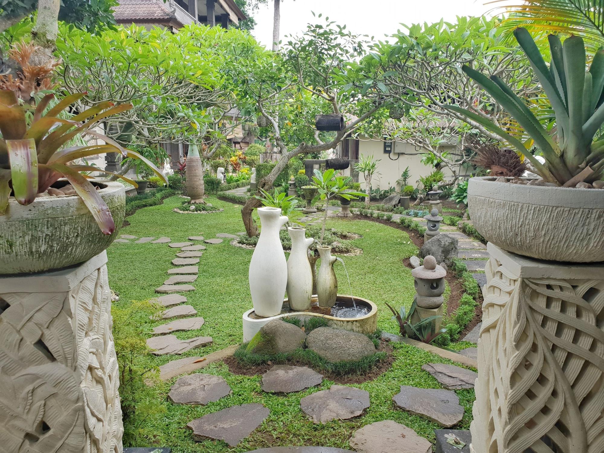 Liyer House Hotel Lodtunduh Luaran gambar